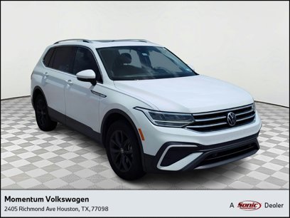 Used 2022 Volkswagen Tiguan SE w/ Panoramic Sunroof Package