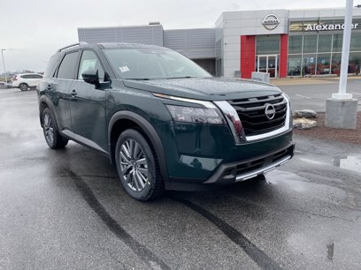 New 2025 Nissan Pathfinder SL w/ SL Premium Package