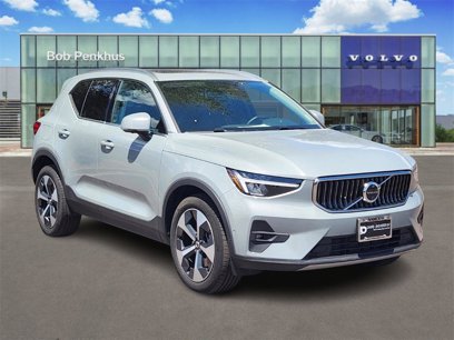Used 2025 Volvo XC40 B5 Plus
