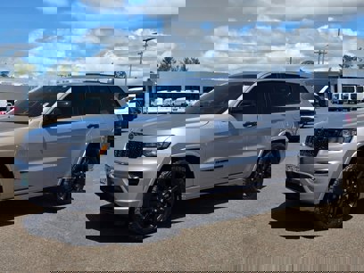 Used 2020 Jeep Grand Cherokee Altitude