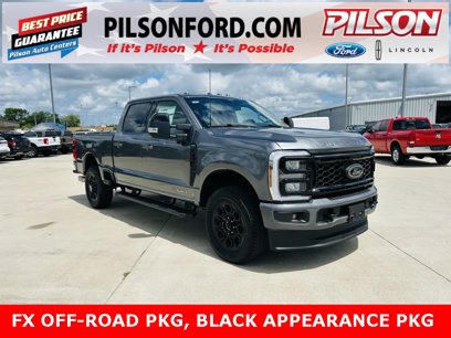 New 2025 Ford F350 Lariat w/ Black Appearance Package