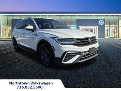 Used 2023 Volkswagen Tiguan SE w/ Panoramic Sunroof Package