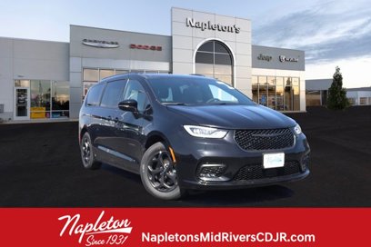 New 2025 Chrysler Pacifica Premium