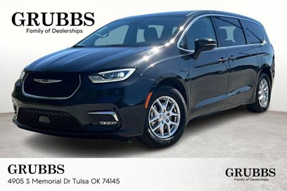 Used 2023 Chrysler Pacifica Touring-L