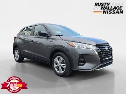 New 2025 Nissan Kicks Play S