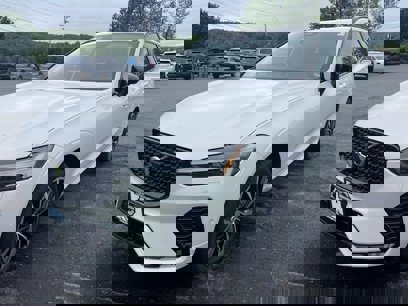 New 2025 Volvo XC60 B5 Plus w/ Protection Package Premier