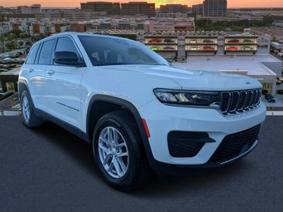 Used 2023 Jeep Grand Cherokee Laredo w/ Luxury Tech Group I