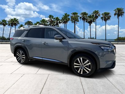 New 2025 Nissan Pathfinder Platinum w/ Cargo Package