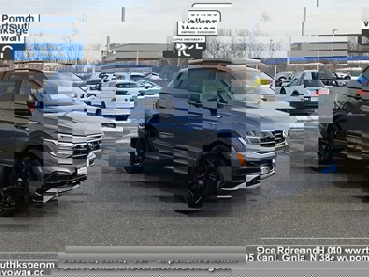 Certified 2022 Volkswagen Tiguan SE R-Line