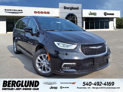 New 2025 Chrysler Pacifica Select