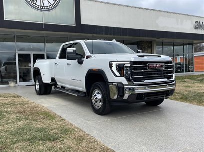 New 2025 GMC Sierra 3500 SLT w/ SLT Convenience Package