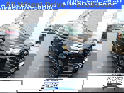 New 2024 Ford Edge SE w/ Black Appearance Package