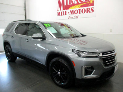 Used 2023 Chevrolet Traverse LT w/ Rear Camera Mirror Package