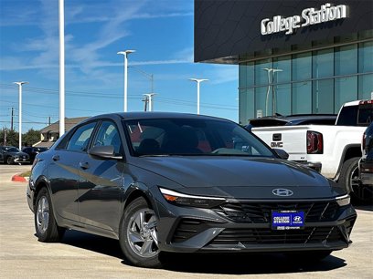 Used 2024 Hyundai Elantra SE