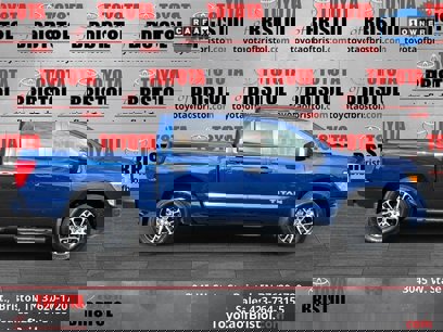 Used 2024 Nissan Titan SV w/ SV Convenience Package