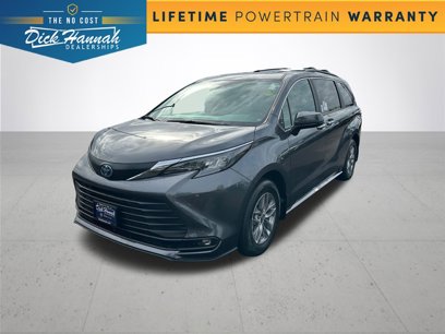 New 2025 Toyota Sienna XLE