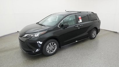 New 2025 Toyota Sienna XLE