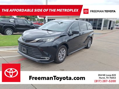 Used 2022 Toyota Sienna XLE
