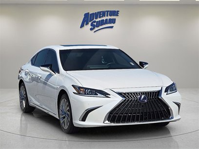 Used 2022 Lexus ES 300h w/ Luxury Package