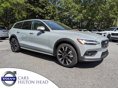 New 2025 Volvo V60 B5 Cross Country Ultra w/ Protection Package Premier