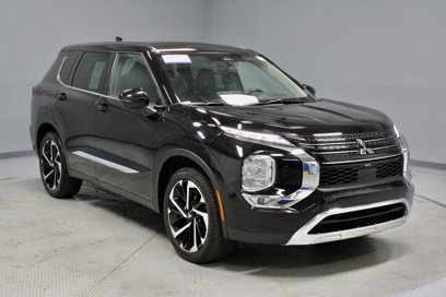Used 2023 Mitsubishi Outlander SE