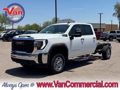New 2025 GMC Sierra 2500 Pro w/ Convenience Package