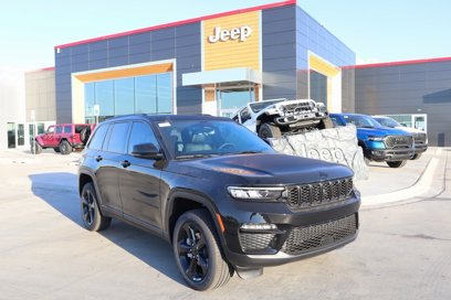 New 2025 Jeep Grand Cherokee Limited w/ Black Appearance Package