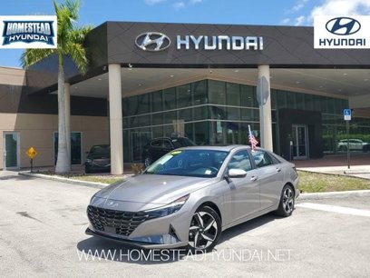 Used 2022 Hyundai Elantra Limited w/ Preferred Accessory Package