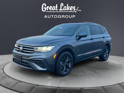 Used 2024 Volkswagen Tiguan SE w/ Panoramic Sunroof Package
