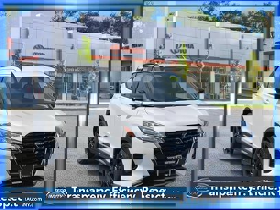 Used 2022 Nissan Kicks SR w/ Interior Electronics Package