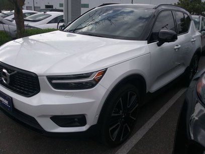 Used 2019 Volvo XC40 T5 R-Design