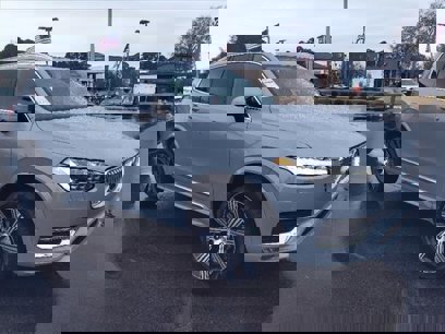 New 2025 Volvo XC90 B6 Plus
