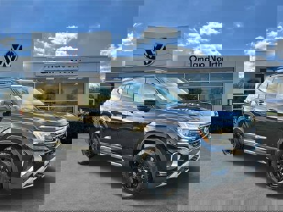 New 2025 Volkswagen Atlas Peak Edition SE