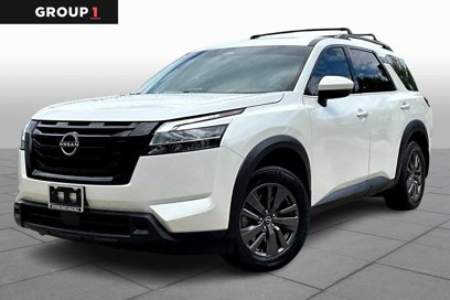 Certified 2022 Nissan Pathfinder SV