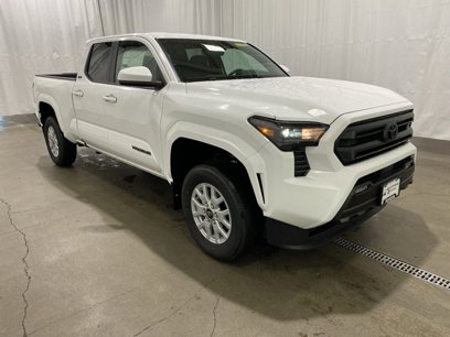 New 2024 Toyota Tacoma SR5
