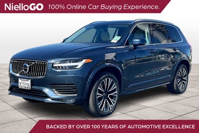 Used 2022 Volvo XC90 T6 Momentum w/ Advanced Package