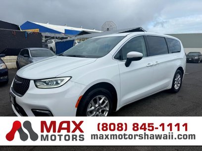 Used 2023 Chrysler Pacifica Touring-L