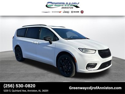 New 2024 Chrysler Pacifica Touring-L w/ Uconnect Theater Family Group