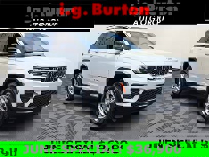 New 2025 Jeep Grand Cherokee Laredo X w/ Trailer Tow Package