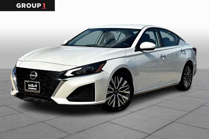 Used 2023 Nissan Altima 2.5 SV