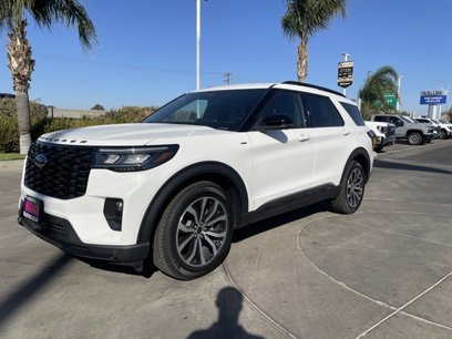 New 2025 Ford Explorer ST-Line w/ Premium Package