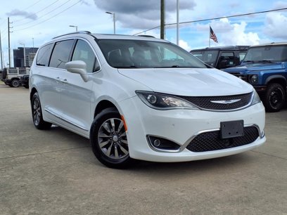 Used 2019 Chrysler Pacifica Touring-L Plus w/ Advanced Safetytec Group