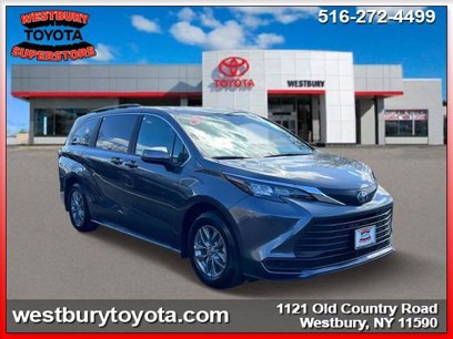 Certified 2025 Toyota Sienna LE