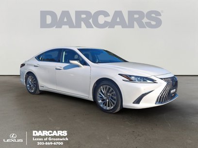 Used 2022 Lexus ES 300h w/ Luxury Package