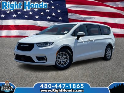 Used 2023 Chrysler Pacifica Touring-L