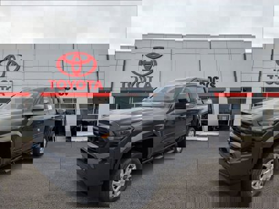 New 2025 Toyota Tacoma SR5
