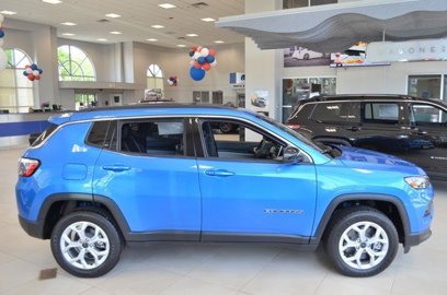 New 2025 Jeep Compass Latitude