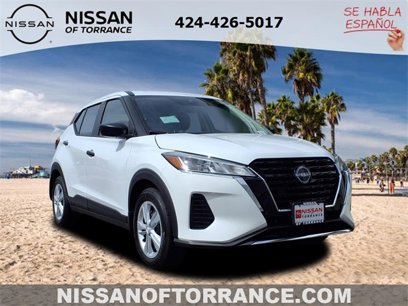 New 2025 Nissan Kicks Play S