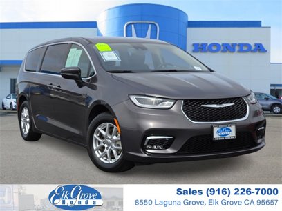 Used 2023 Chrysler Pacifica Touring-L