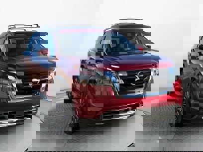 New 2025 Nissan Pathfinder SL w/ SL Premium Package